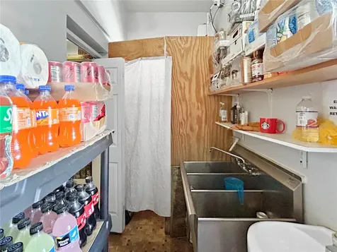 4 S Pinellas Avenue Tarpon Springs FL 34689