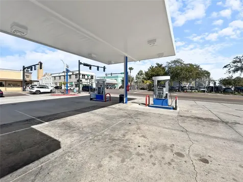 4 S Pinellas Avenue Tarpon Springs FL 34689