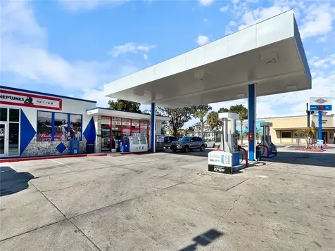 4 S Pinellas Avenue Tarpon Springs FL 34689