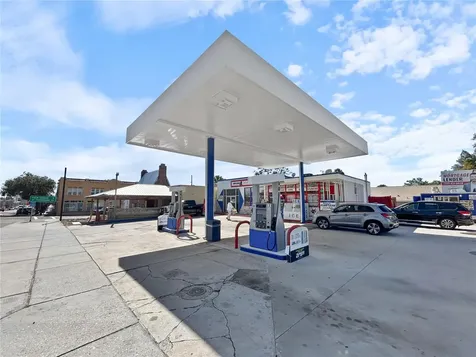 4 S Pinellas Avenue Tarpon Springs FL 34689