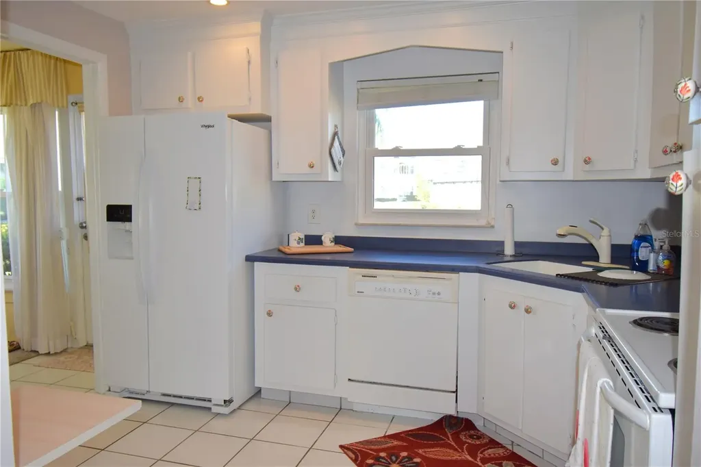 121 Fernwood Circle Seminole FL 33777