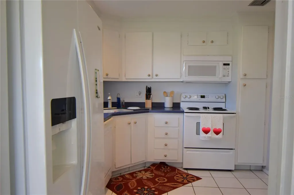 121 Fernwood Circle Seminole FL 33777