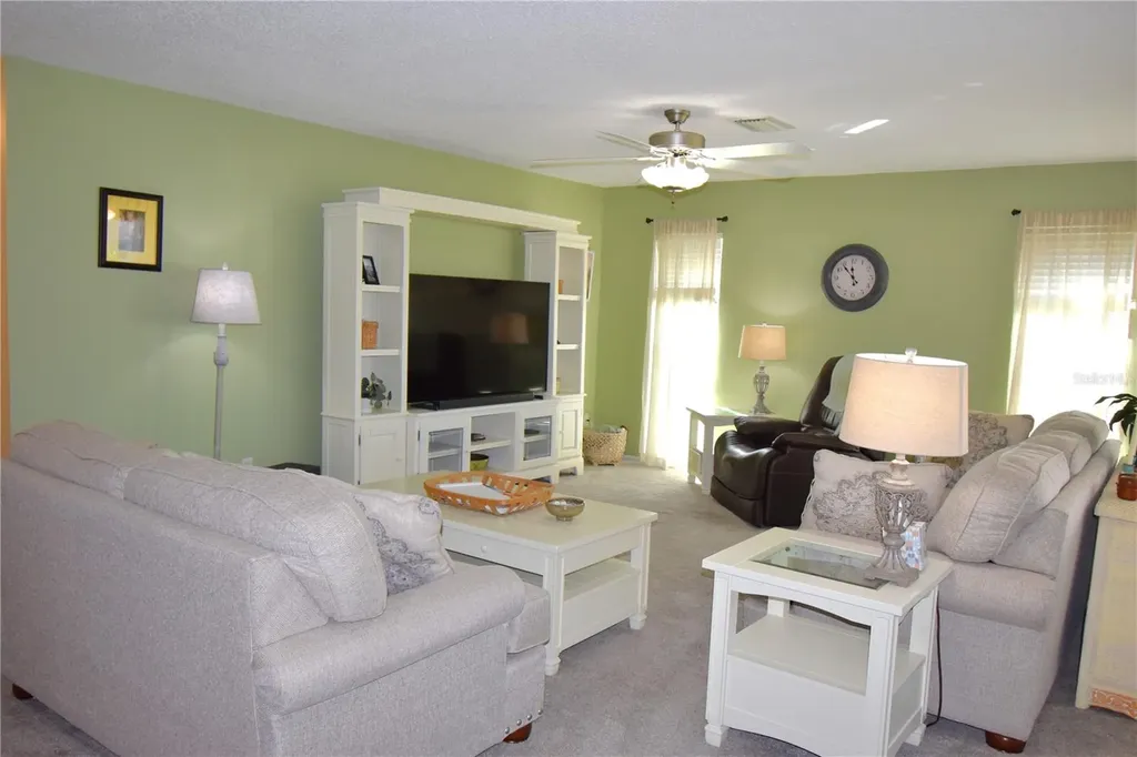 121 Fernwood Circle Seminole FL 33777