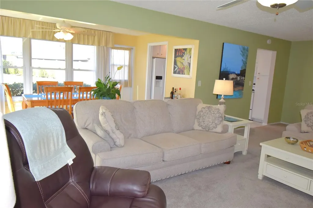 121 Fernwood Circle Seminole FL 33777