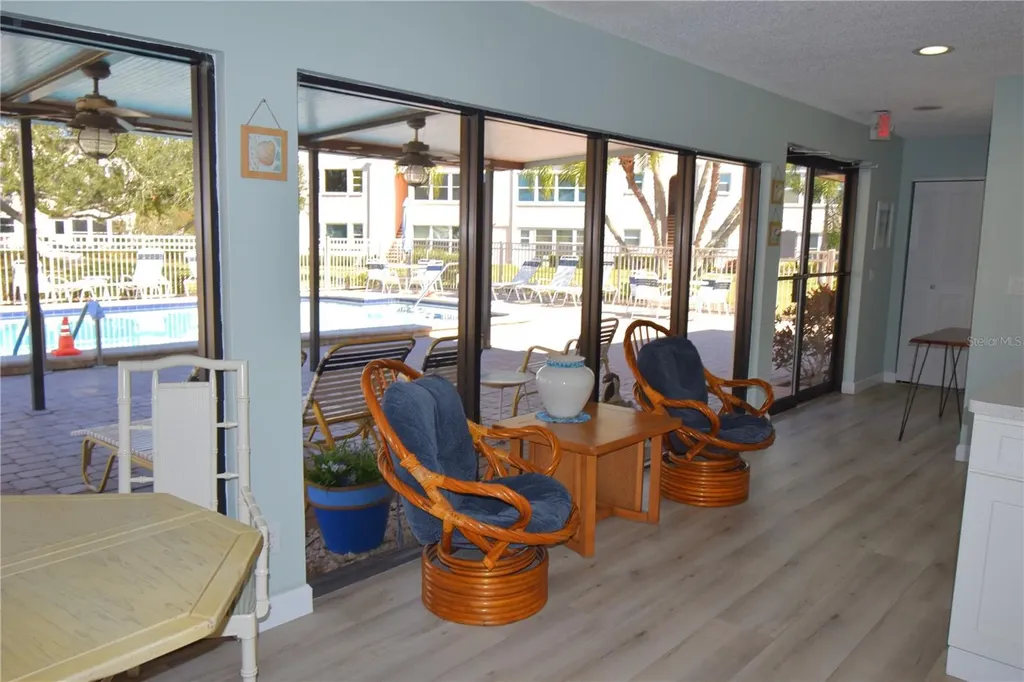 121 Fernwood Circle Seminole FL 33777