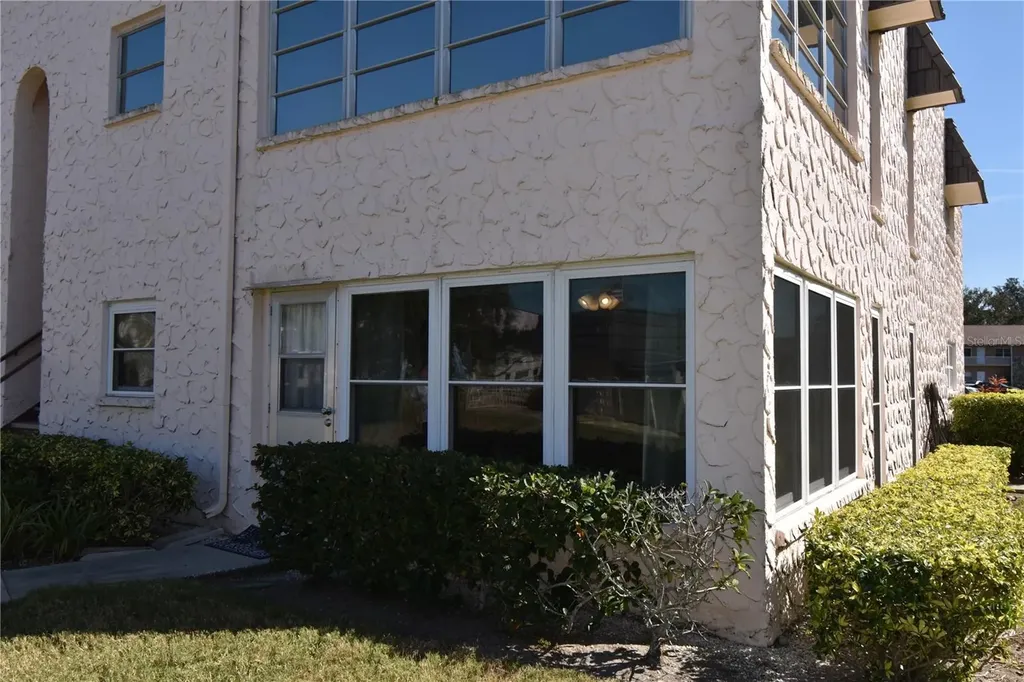121 Fernwood Circle Seminole FL 33777