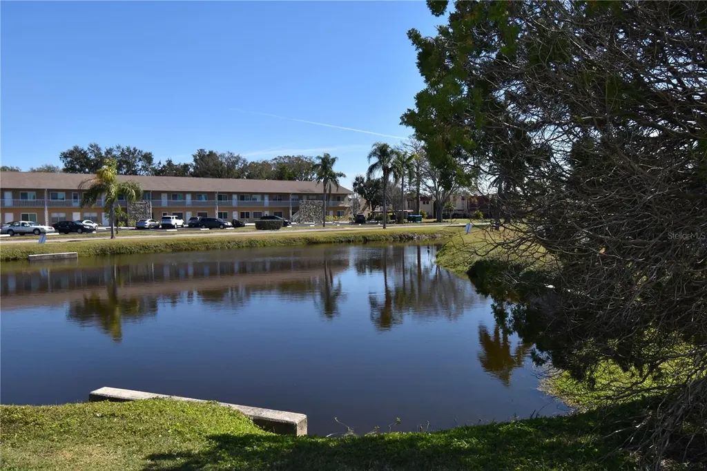 121 Fernwood Circle Seminole FL 33777