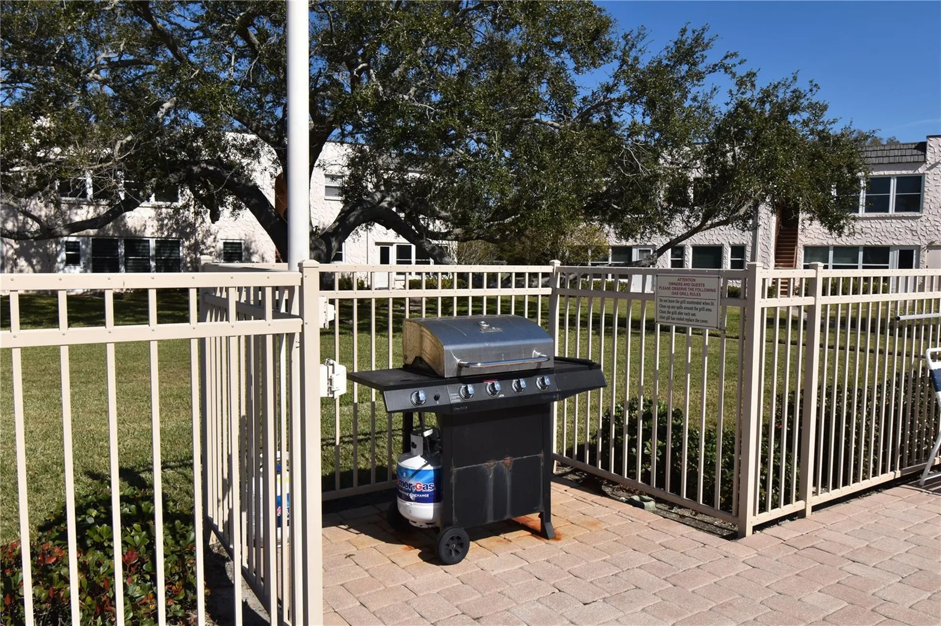 121 Fernwood Circle Seminole FL 33777