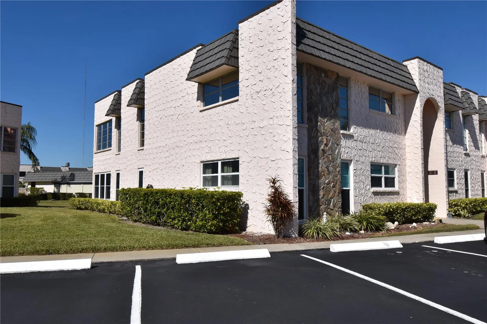 121 Fernwood Circle Seminole FL 33777