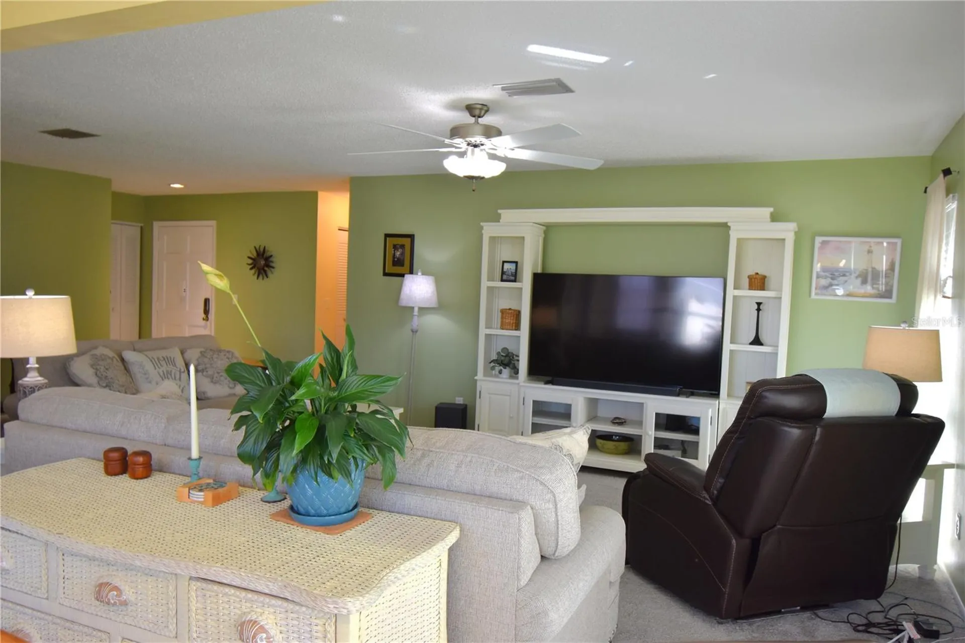 121 Fernwood Circle Seminole FL 33777