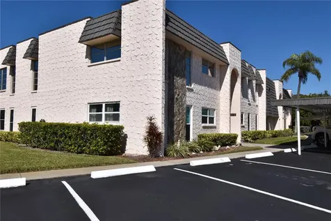 121 Fernwood Circle Seminole FL 33777