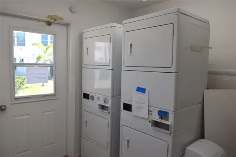 121 Fernwood Circle Seminole FL 33777