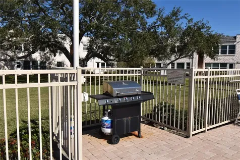 121 Fernwood Circle Seminole FL 33777