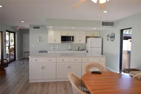 121 Fernwood Circle Seminole FL 33777