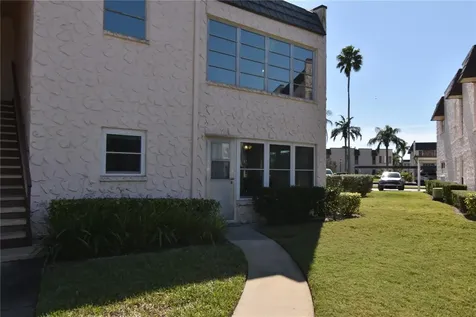 121 Fernwood Circle Seminole FL 33777