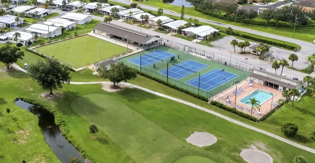 2100 Kings Highway Port Charlotte FL 33980