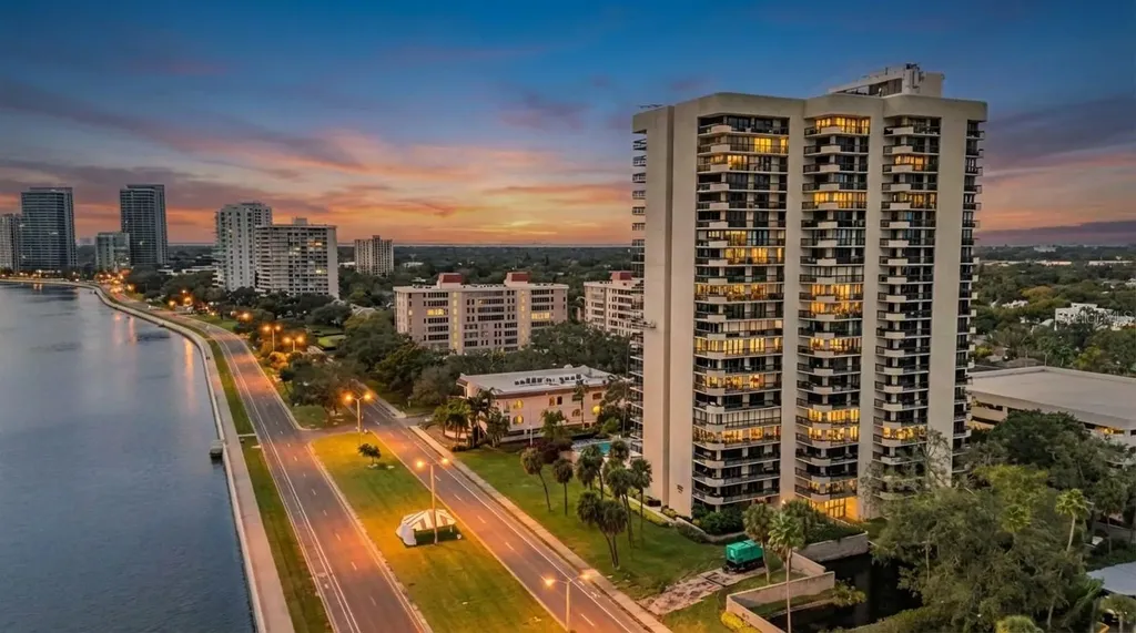 2413 Bayshore Boulevard Tampa FL 33629