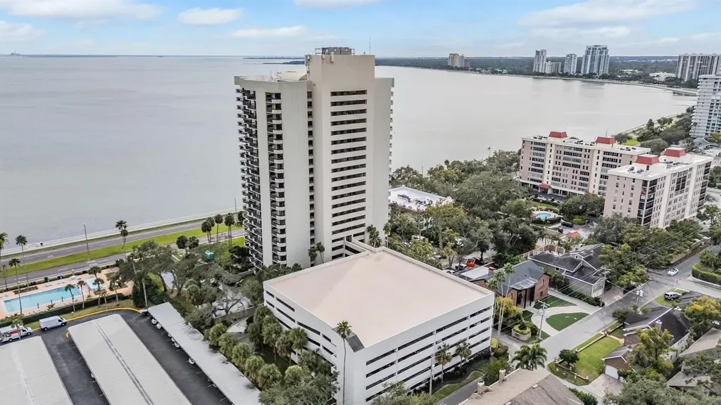 2413 Bayshore Boulevard Tampa FL 33629
