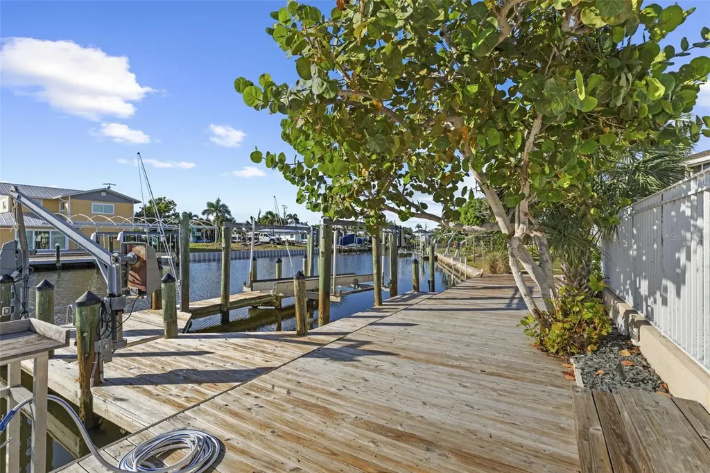 2291 Palm Avenue St James City FL 33956