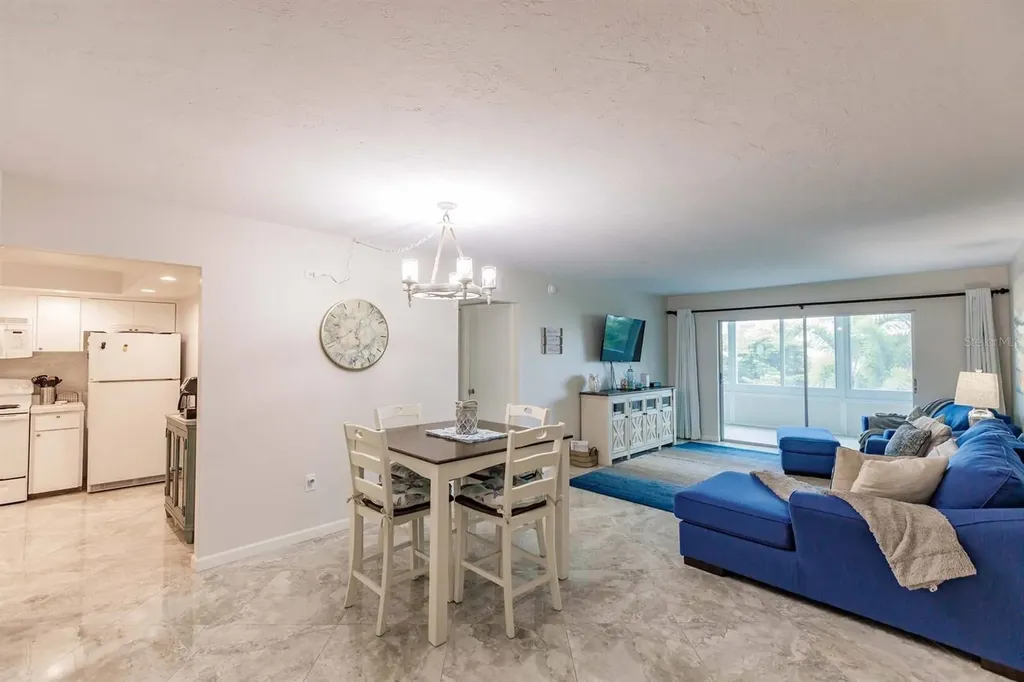 1200 E Peppertree Lane Sarasota FL 34242