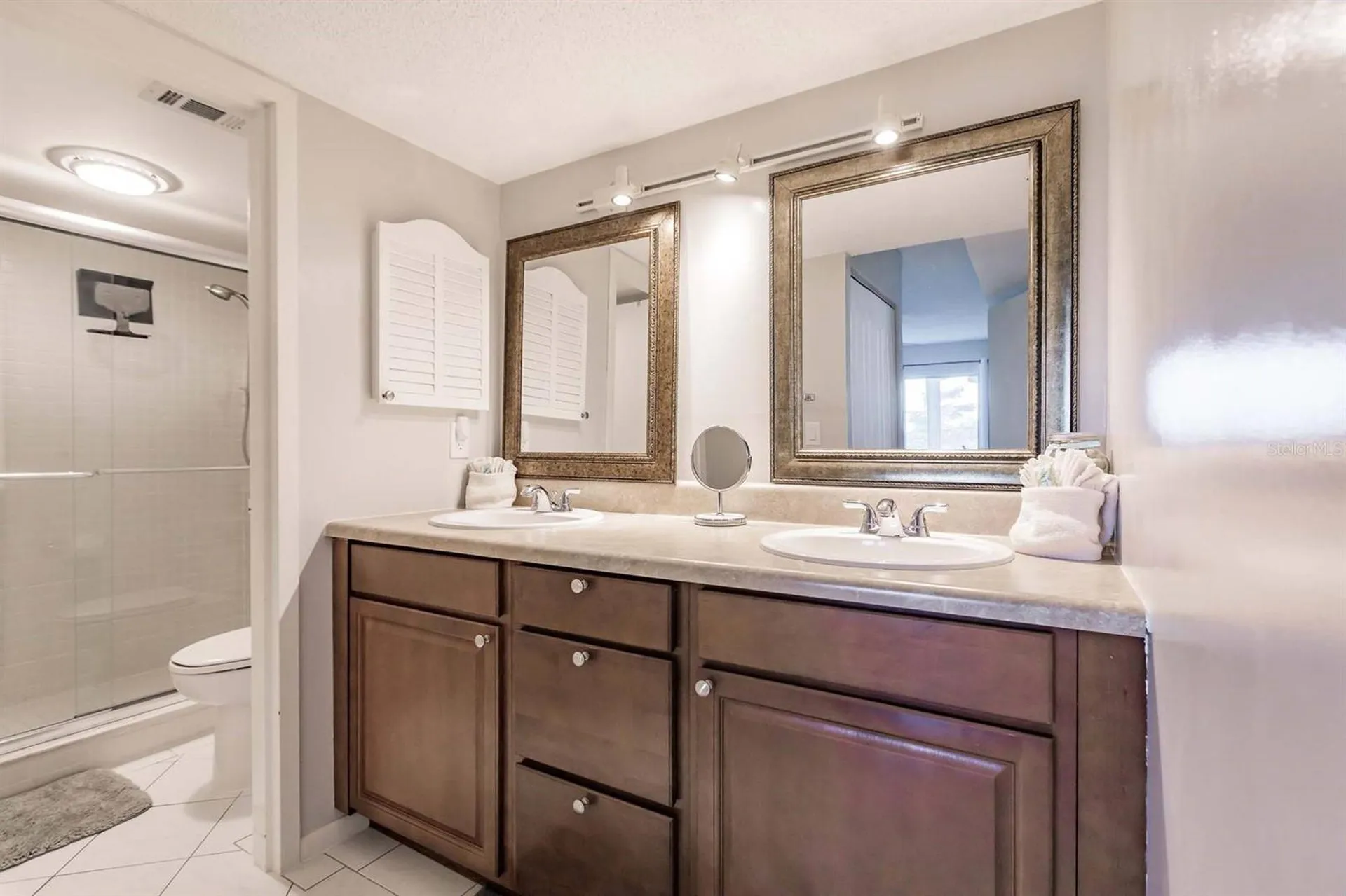 1200 E Peppertree Lane Sarasota FL 34242