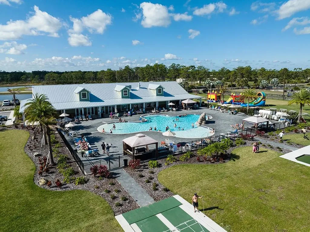 54 Tiki Turn E Lake Wales FL 33898
