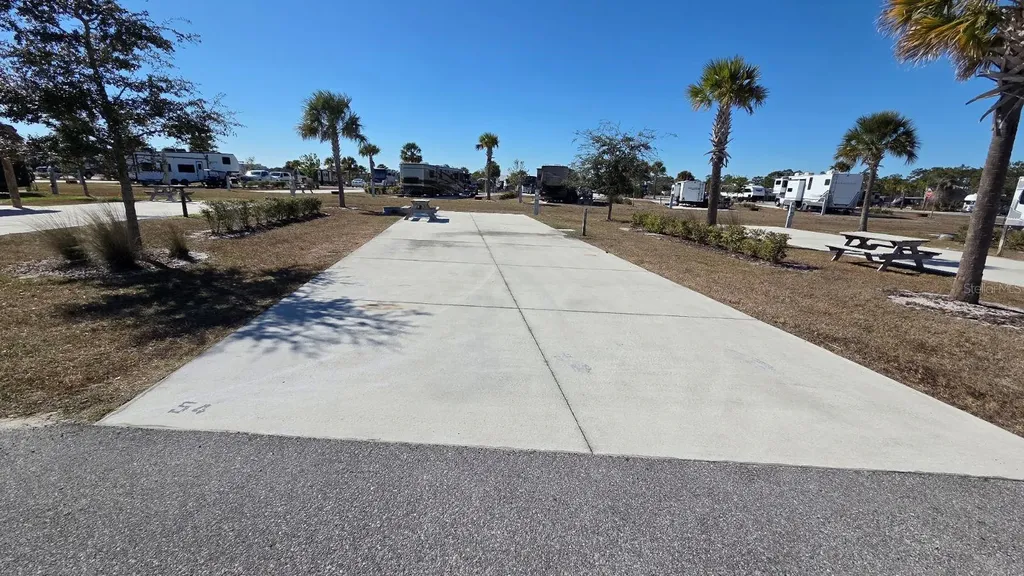 54 Tiki Turn E Lake Wales FL 33898