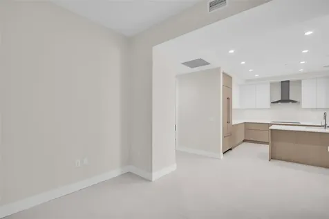 275 1st Avenue S St Petersburg FL 33701