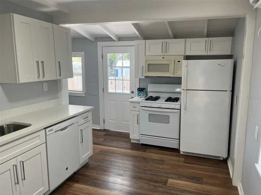 2027 36th Avenue N St Petersburg FL 33713