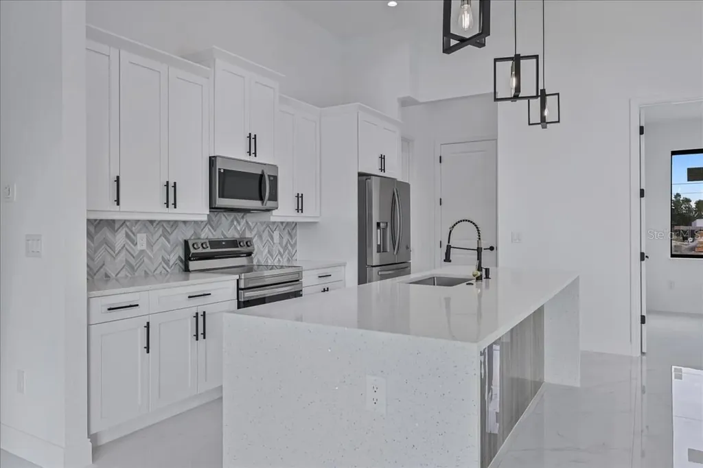 1310 NE 7th Place Cape Coral FL 33909