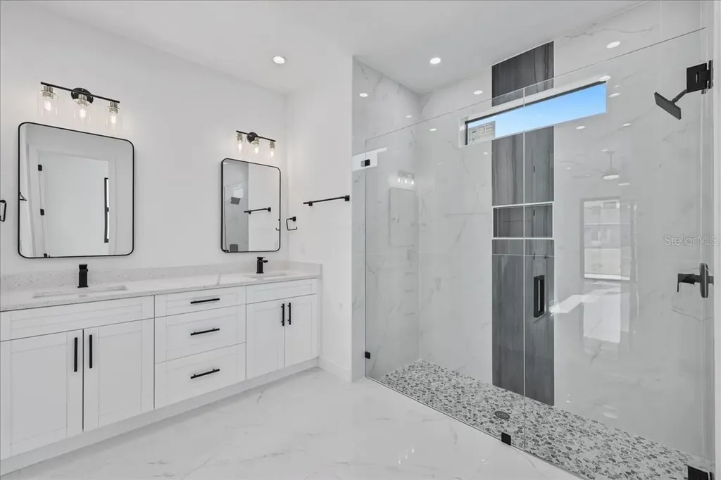 1310 NE 7th Place Cape Coral FL 33909