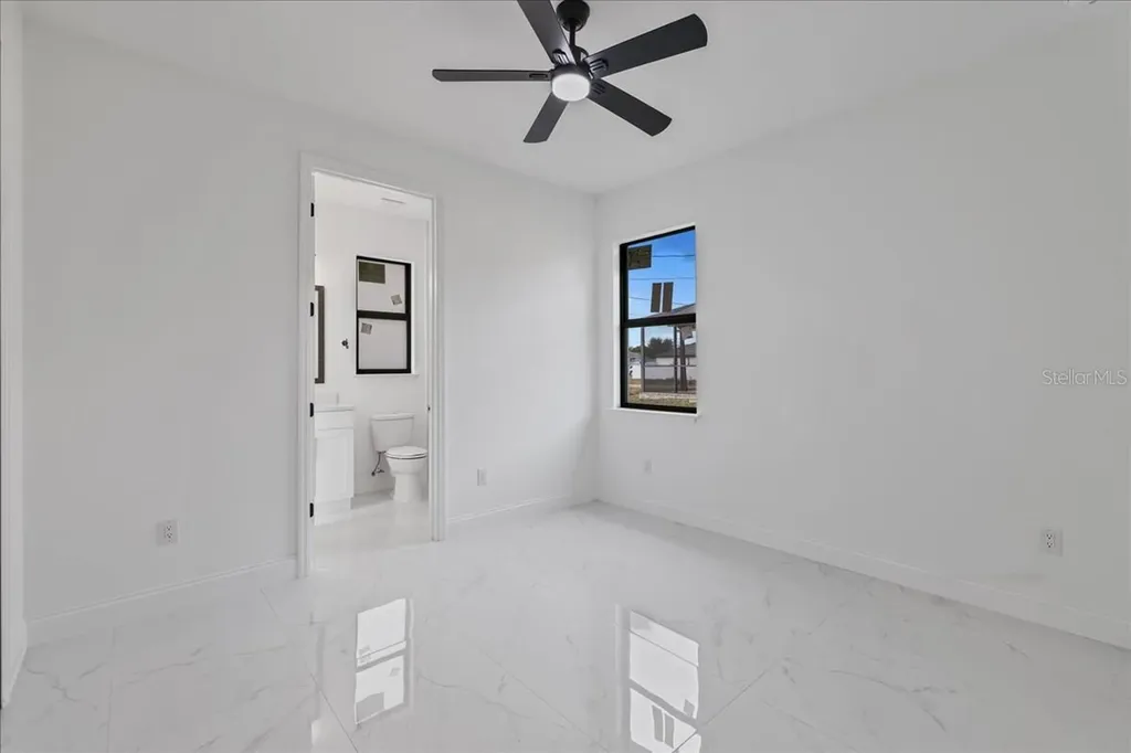 1310 NE 7th Place Cape Coral FL 33909