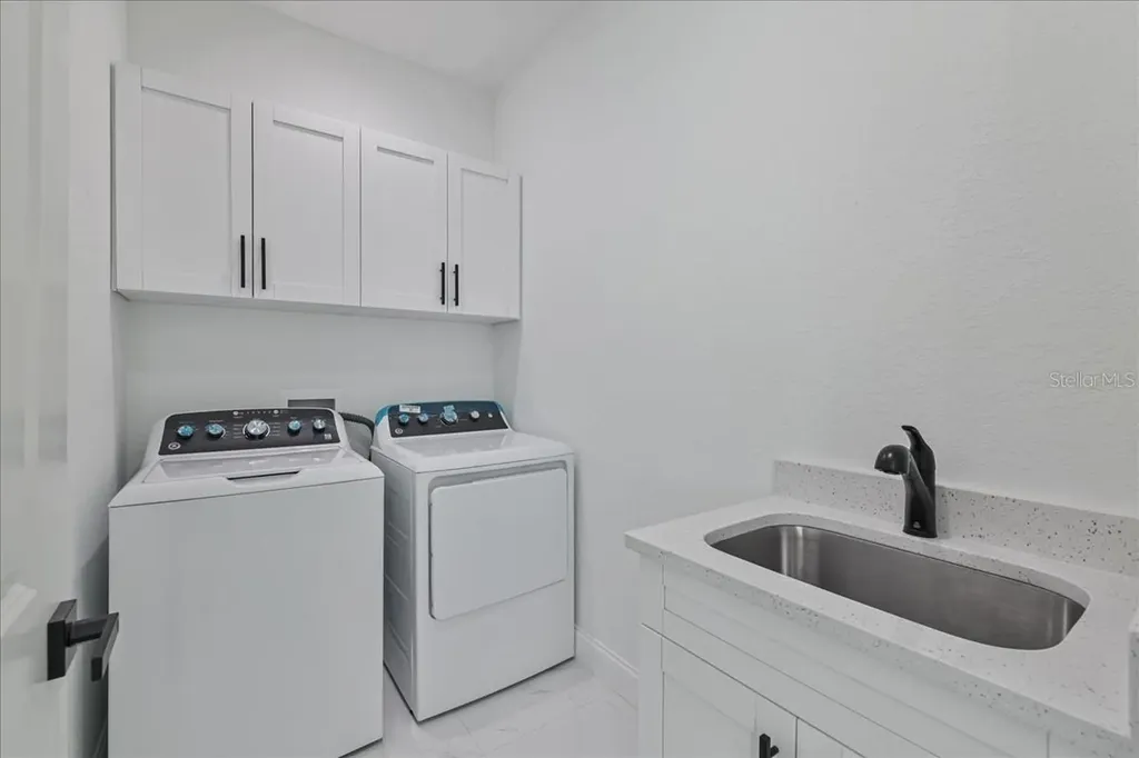 1310 NE 7th Place Cape Coral FL 33909