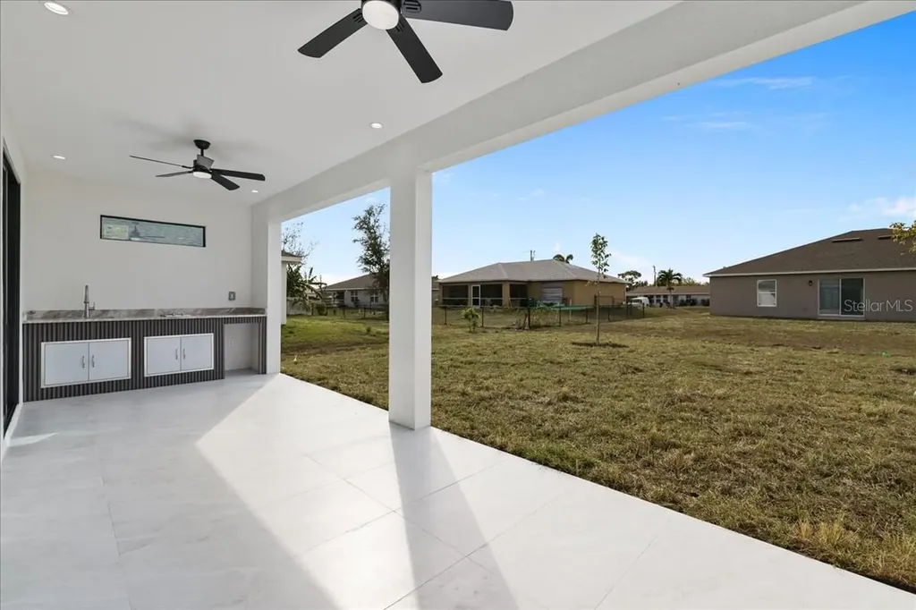 1310 NE 7th Place Cape Coral FL 33909