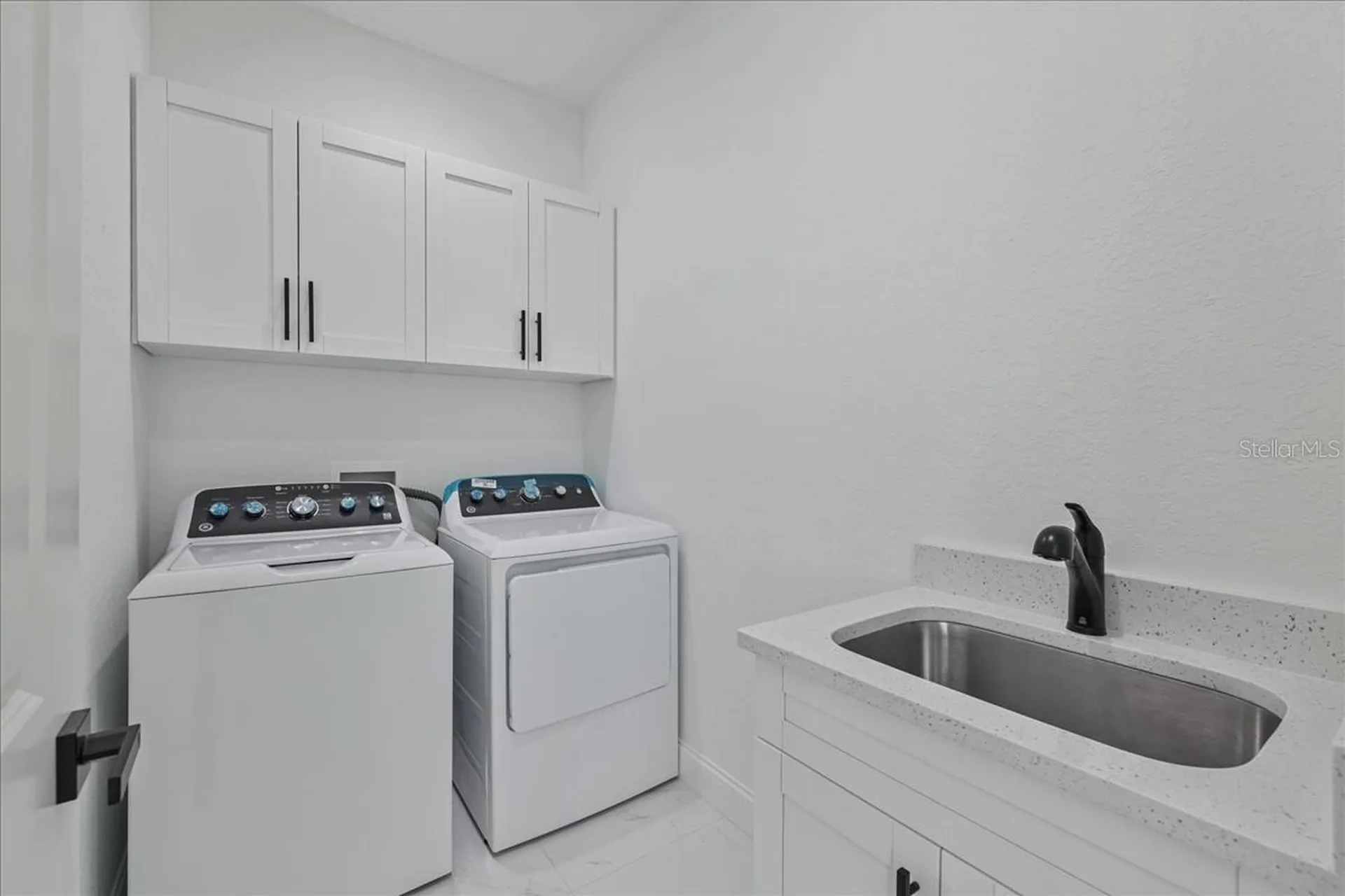 1310 NE 7th Place Cape Coral FL 33909