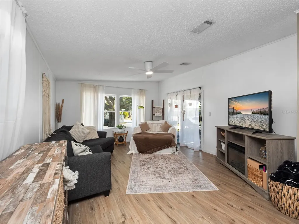 216 Ellsworth Drive Kissimmee FL 34758