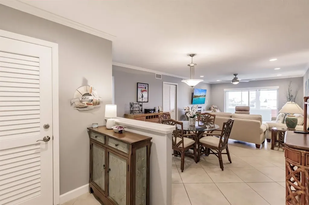 1200 E Peppertree Lane Sarasota FL 34242