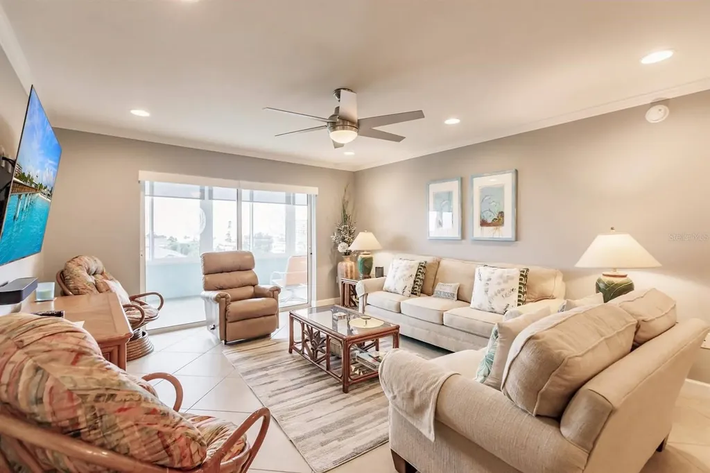 1200 E Peppertree Lane Sarasota FL 34242