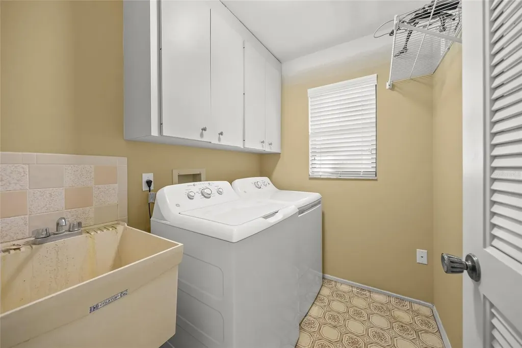 352 Ardenwood Drive Englewood FL 34223