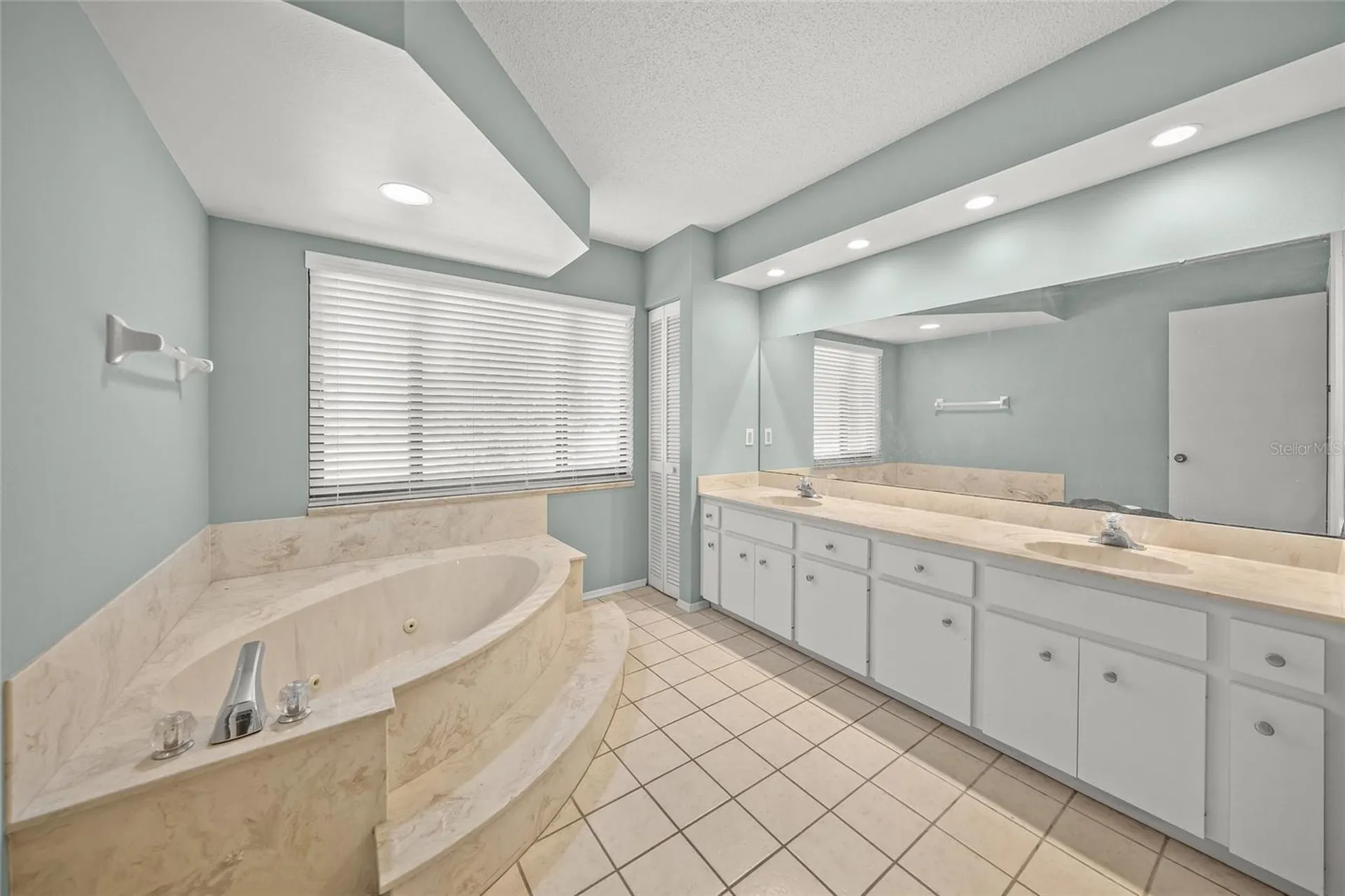 352 Ardenwood Drive Englewood FL 34223