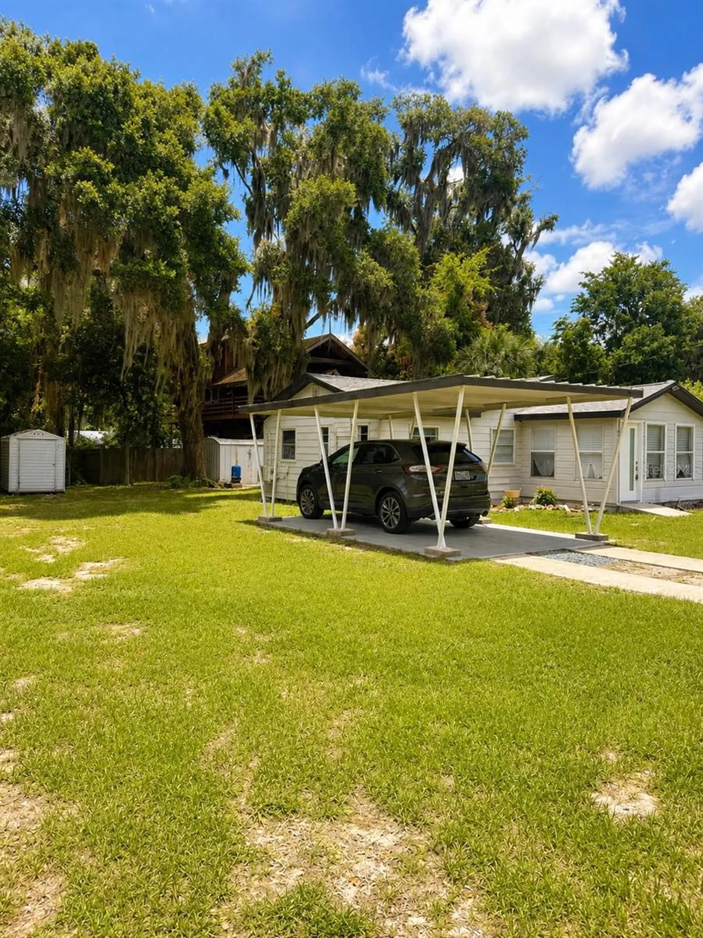 922 Cr 482a Lake Panasoffkee FL 33538