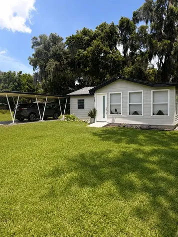 922 Cr 482a Lake Panasoffkee FL 33538