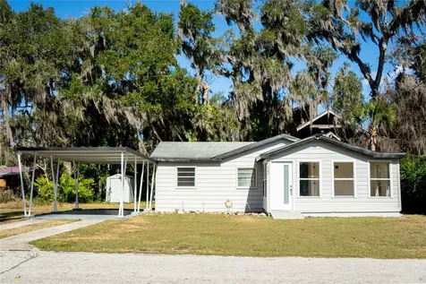 922 Cr 482a Lake Panasoffkee FL 33538