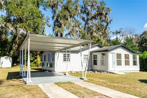 922 Cr 482a Lake Panasoffkee FL 33538
