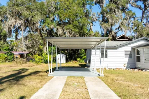 922 Cr 482a Lake Panasoffkee FL 33538