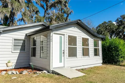 922 Cr 482a Lake Panasoffkee FL 33538