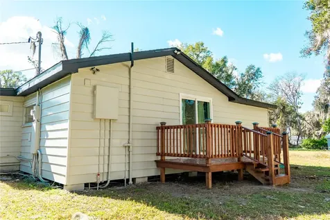 922 Cr 482a Lake Panasoffkee FL 33538