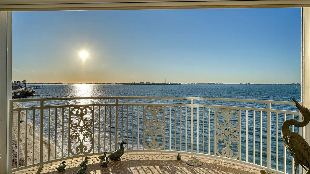37 Sunset Drive Sarasota FL 34236