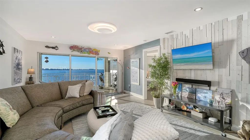 37 Sunset Drive Sarasota FL 34236