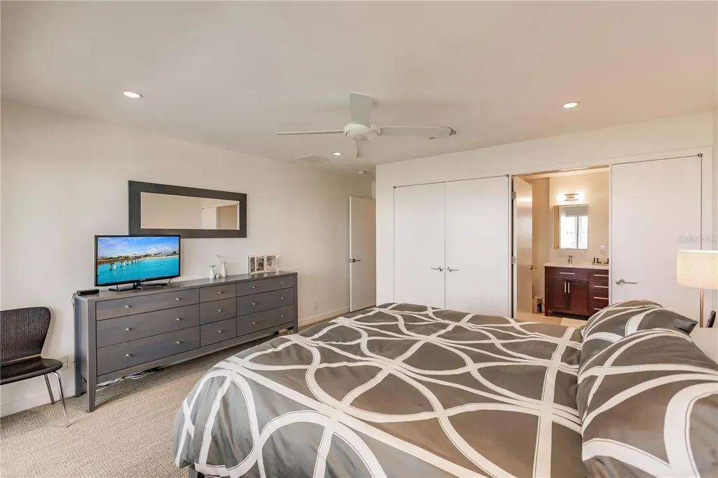 1200 E Peppertree Lane Sarasota FL 34242